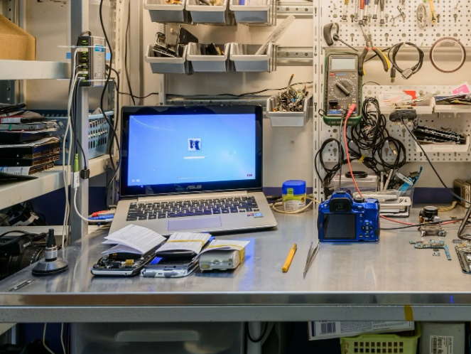 technician repairing device